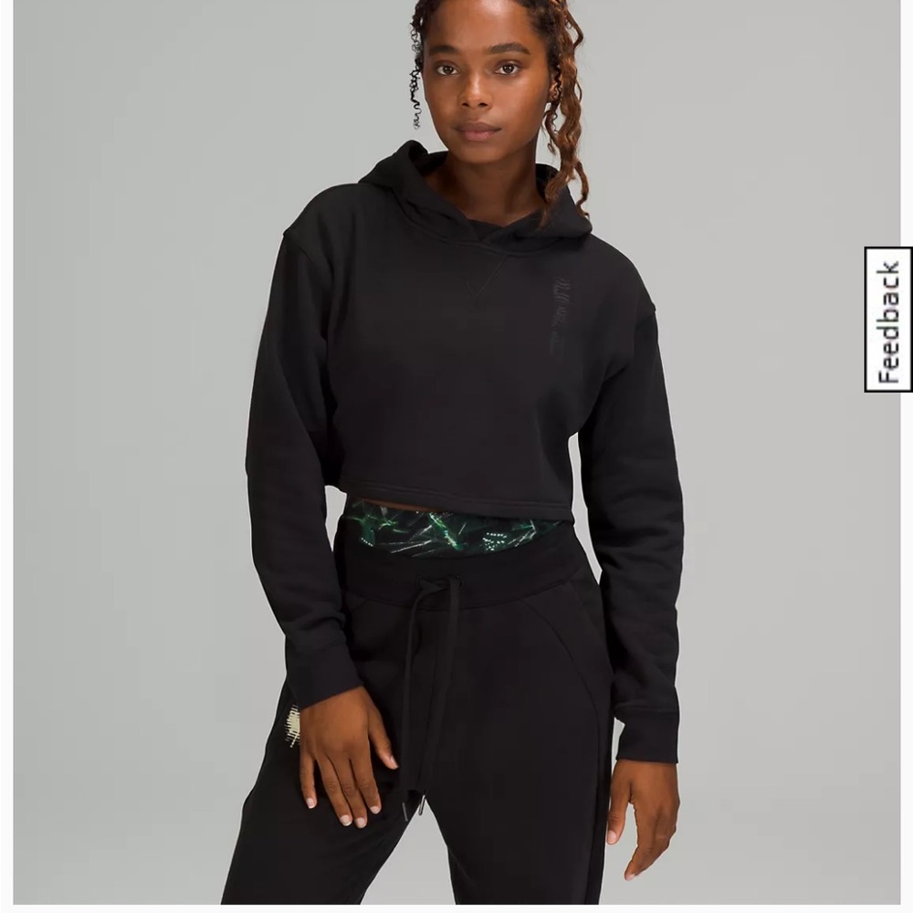 Lululemon cropped Team Canada